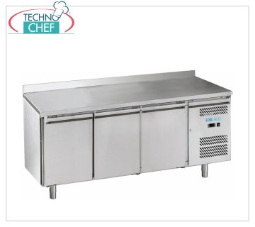 Forcold – Kühltisch, Temp.-18°/-22°C, 3 Türen und Rückwand, mit Monoblock, Plug-in-System, Klasse E, Mod. M-GN3200BT-FC Gefrierschrank-Gefriertisch, 4 Türen und Rückwand, mit Monoblock, Stecksystem, Fassungsvermögen 417 Liter, Temperatur -18°/-22°C, Gastronorm 1/1, belüftet, ÖKOLOGISCH in Klasse E, Gas R290, V.230 / 1, Kw.0,675, Gewicht 117 kg, Abm.mm.1795x700x950h